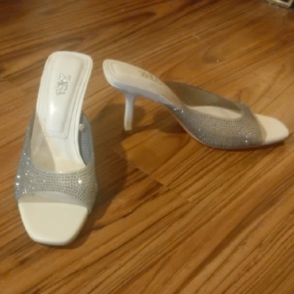 Zara 39 Metallic Gold/Cream Heeled Mules